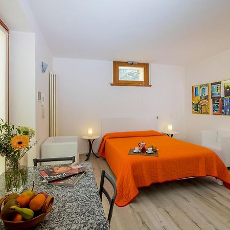 Il Borgo Monolocali Apartment Bellagio Bagian luar foto