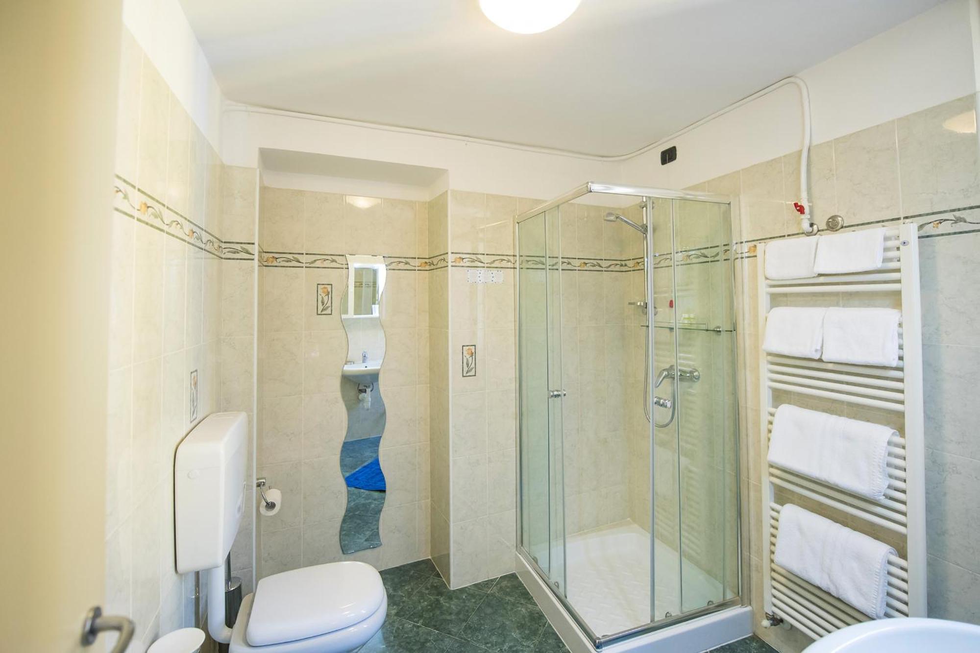 Il Borgo Monolocali Apartment Bellagio Bagian luar foto